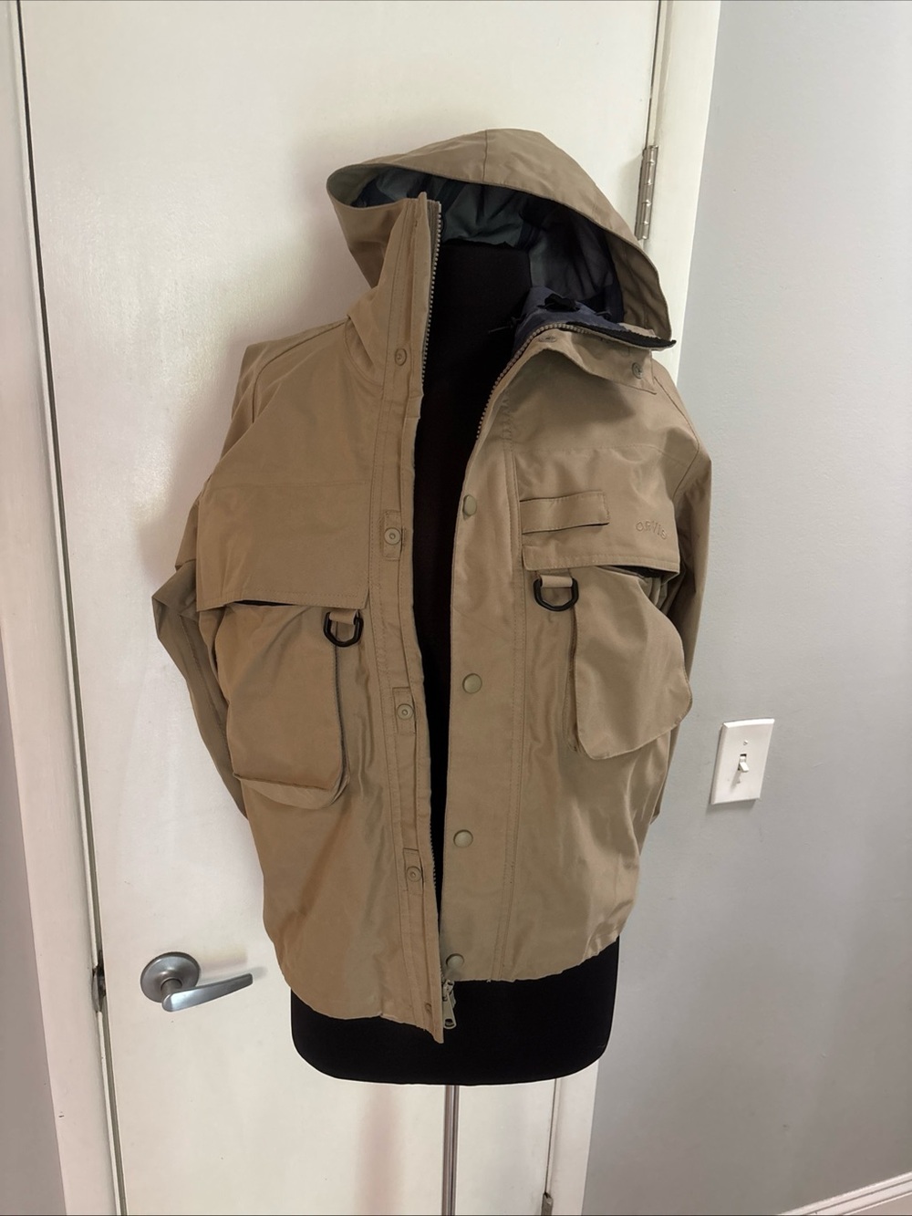Orvis Men's Hooded Field Jacket in Khaki